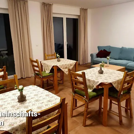 Gæstehus Gaestehaus - Monteur Und Gaestezimmer - Traunreut