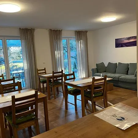 Gaestehaus - Monteur Und Gaestezimmer -