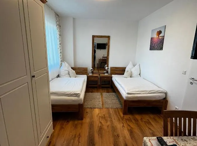 Casa de hóspedes Gaestehaus - Monteur Und Gaestezimmer - Traunreut