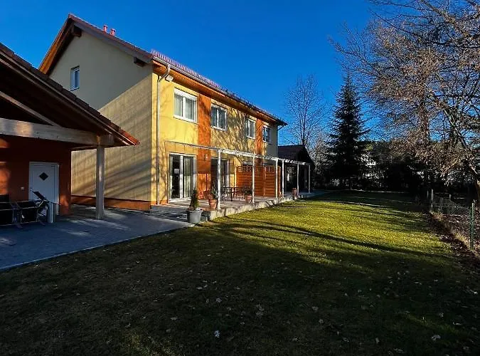Gaestehaus - Monteur Und Gaestezimmer - Casa de hóspedes Traunreut