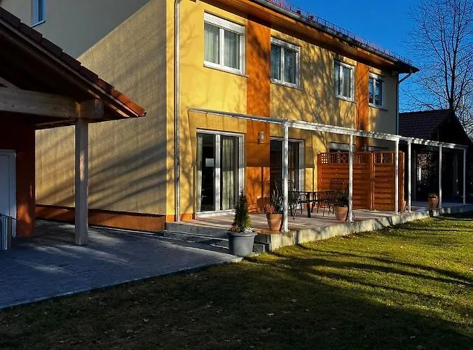 Gaestehaus - Monteur Und Gaestezimmer - Casa de hóspedes Traunreut