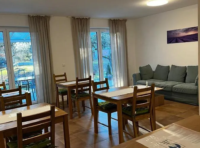 Gaestehaus - Monteur Und Gaestezimmer -