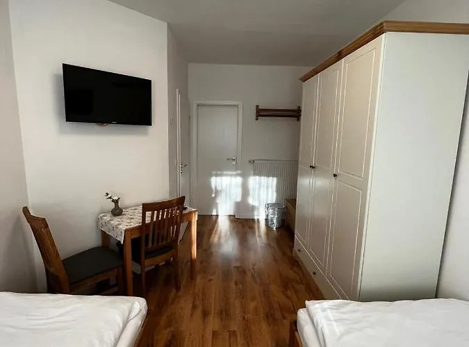 Penzion Gaestehaus - Monteur Und Gaestezimmer - 3*